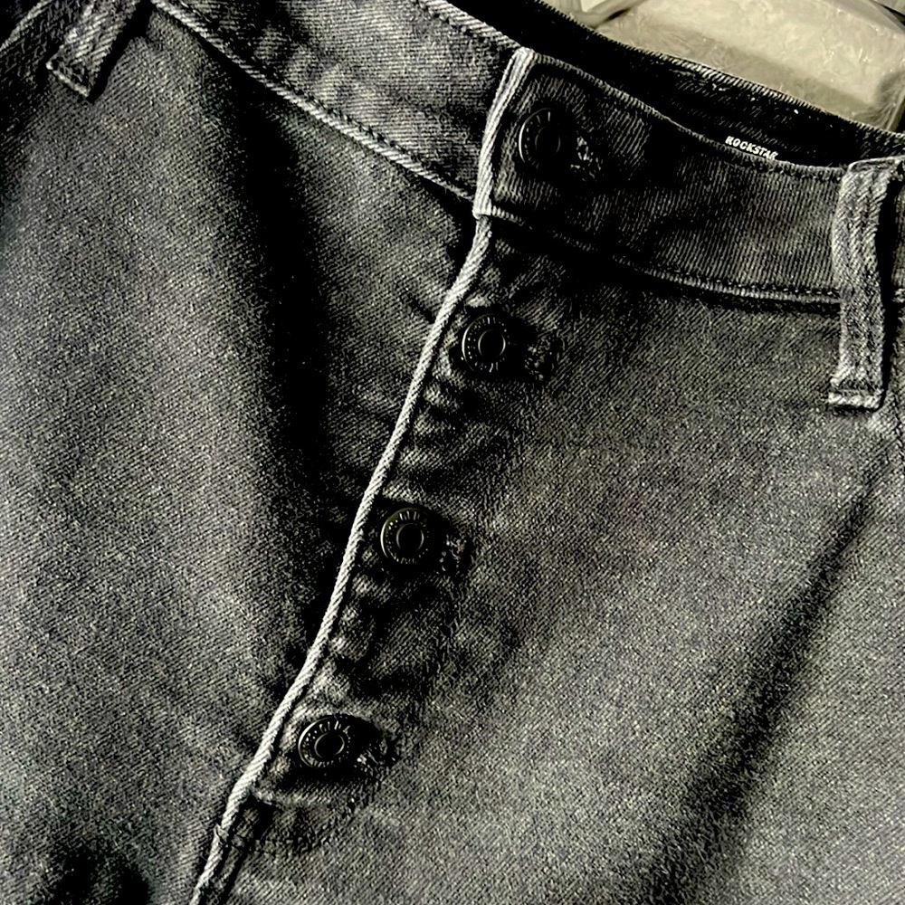 Old Navy Rockstar Black Wash Hi-Rise Skinny Stretch Jeans - Picture 2 of 6